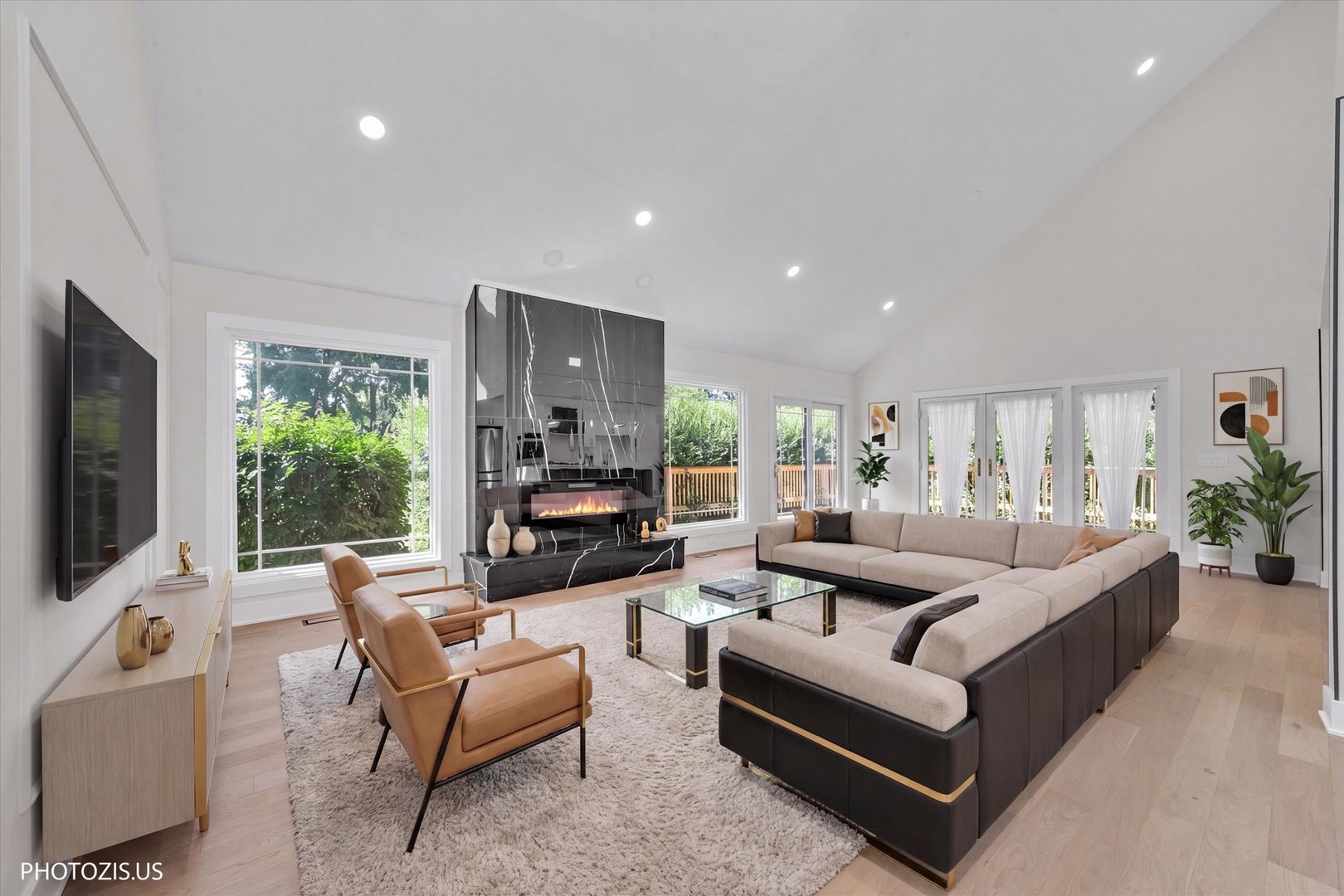 13 Chipping Campden Drive Property Photo 11