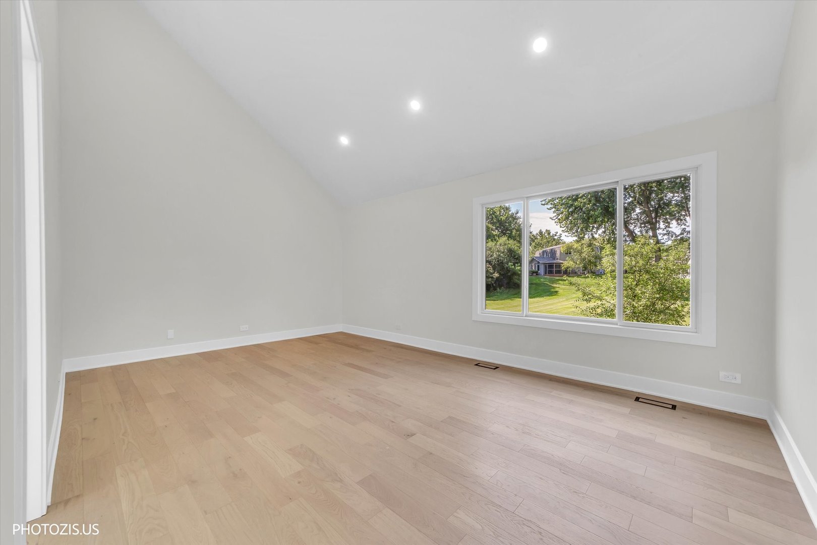 13 Chipping Campden Drive Property Photo 29