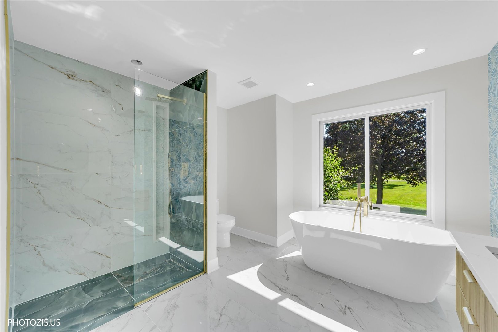13 Chipping Campden Drive Property Photo 32