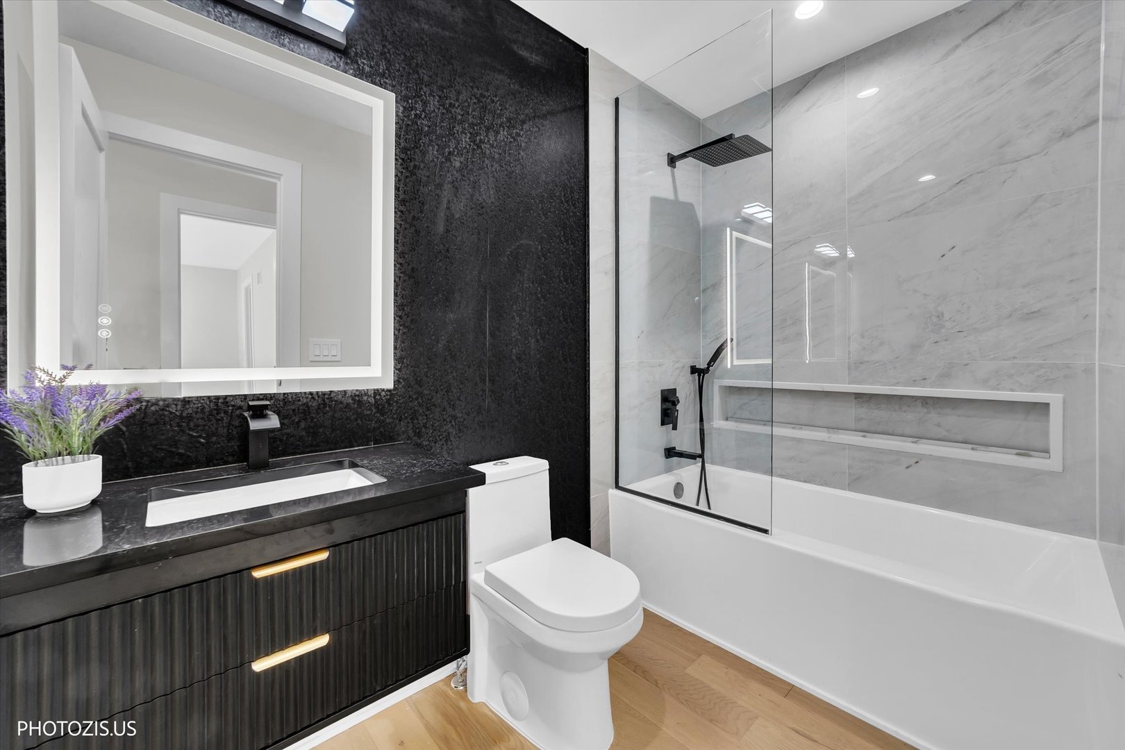 13 Chipping Campden Drive Property Photo 40