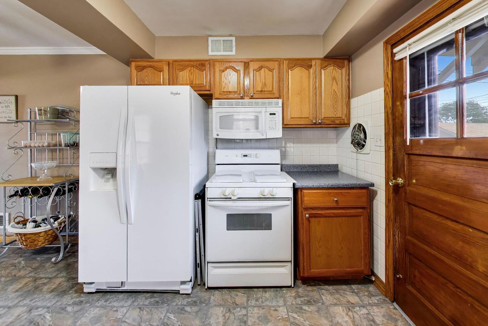 8221 S Troy Street Property Photo 11