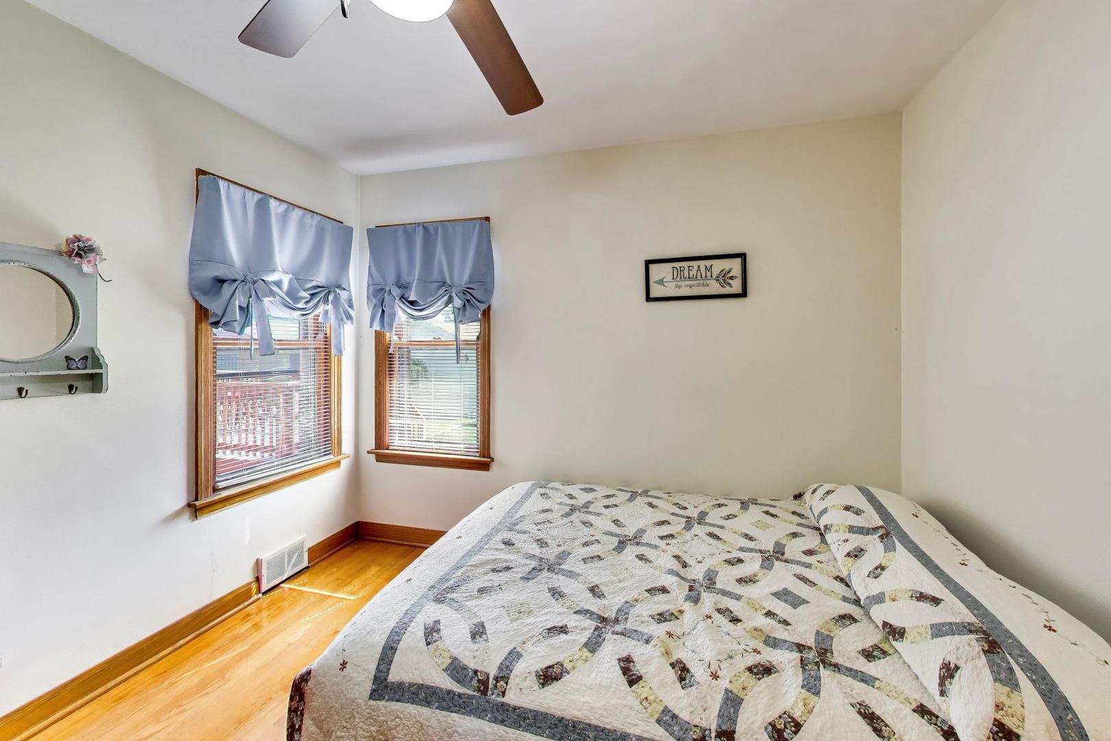 8221 S Troy Street Property Photo 14