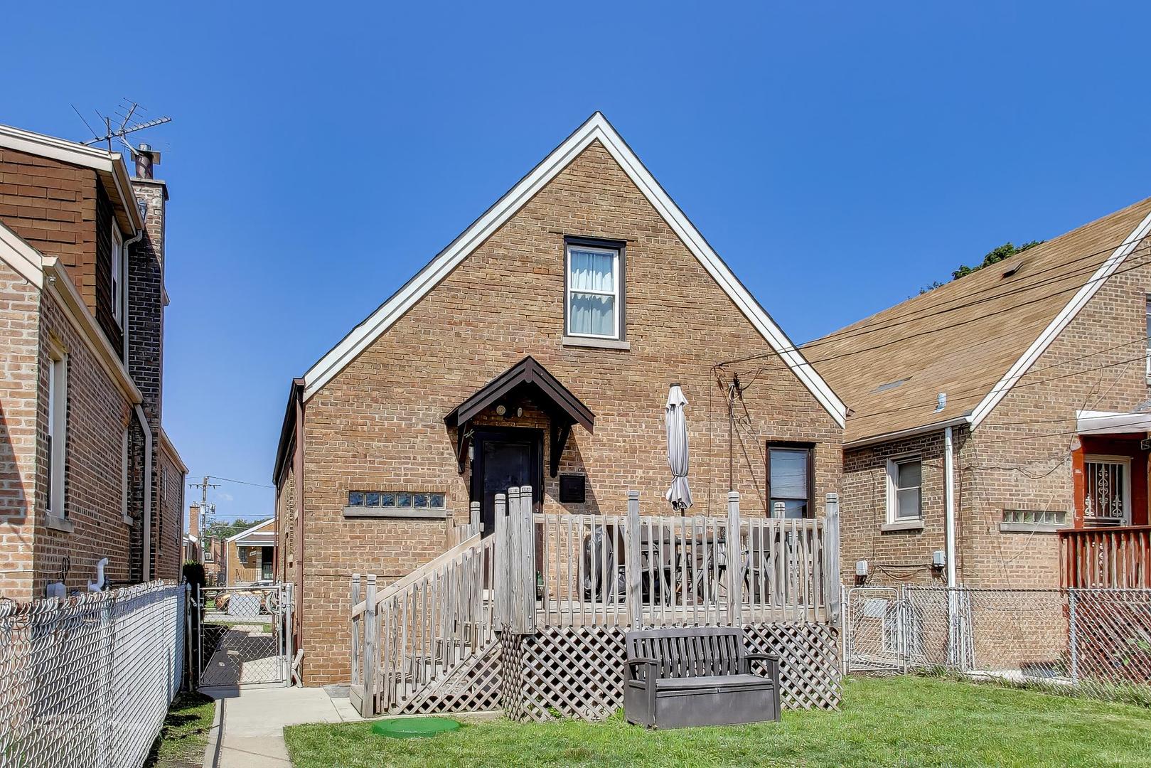 8221 S Troy Street Property Photo 28