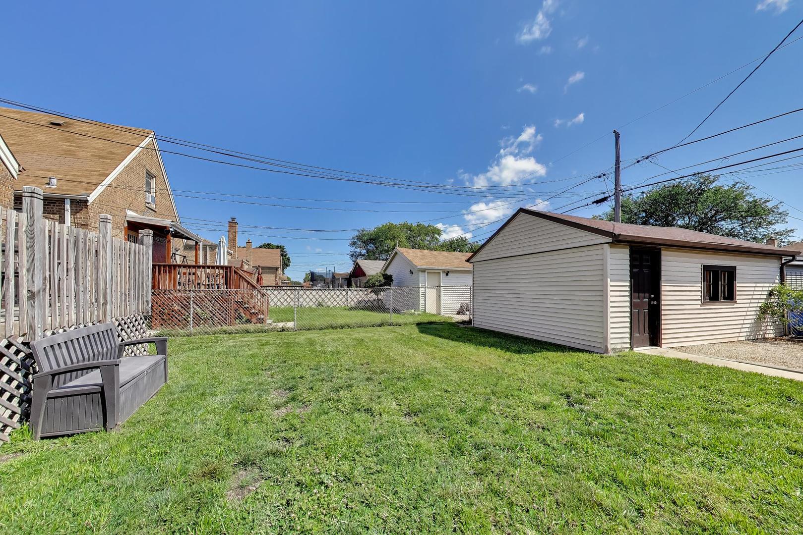8221 S Troy Street Property Photo 29