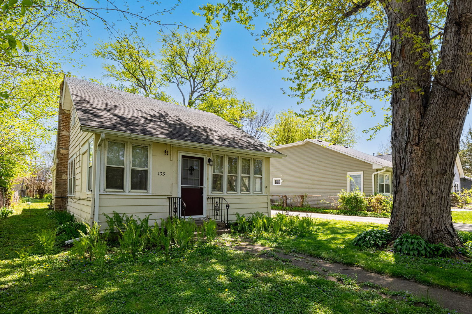 105 Edgewood Avenue Property Photo 1