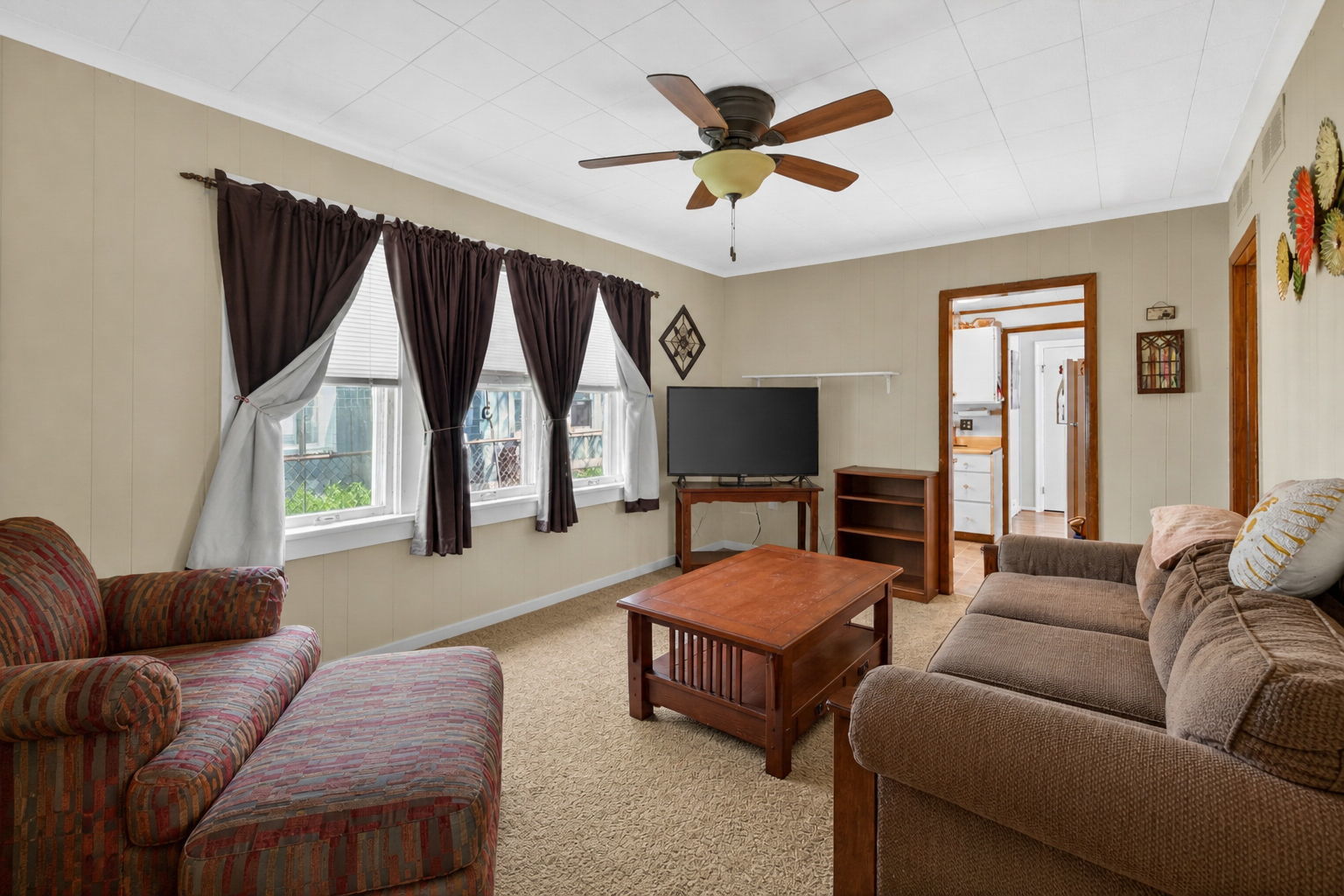 105 Edgewood Avenue Property Photo 4