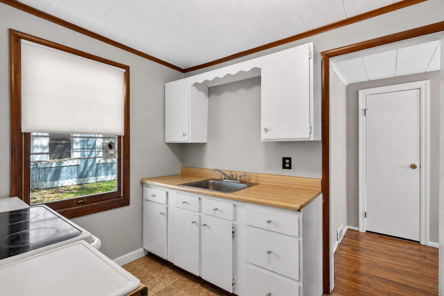 105 Edgewood Avenue Property Photo 6