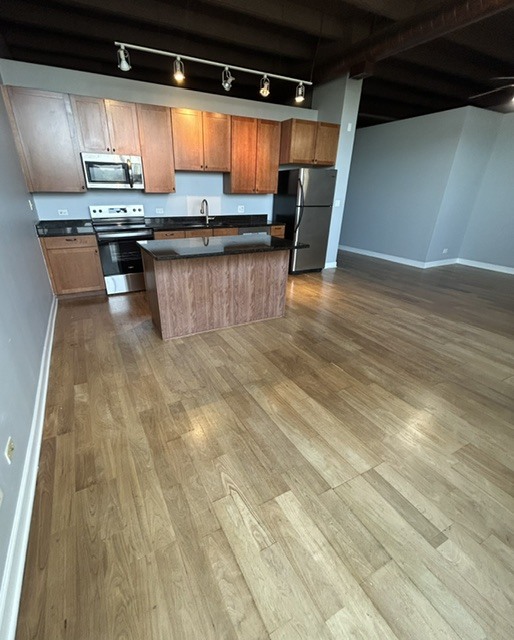 4131 W Belmont Avenue 413 Property Photo 6