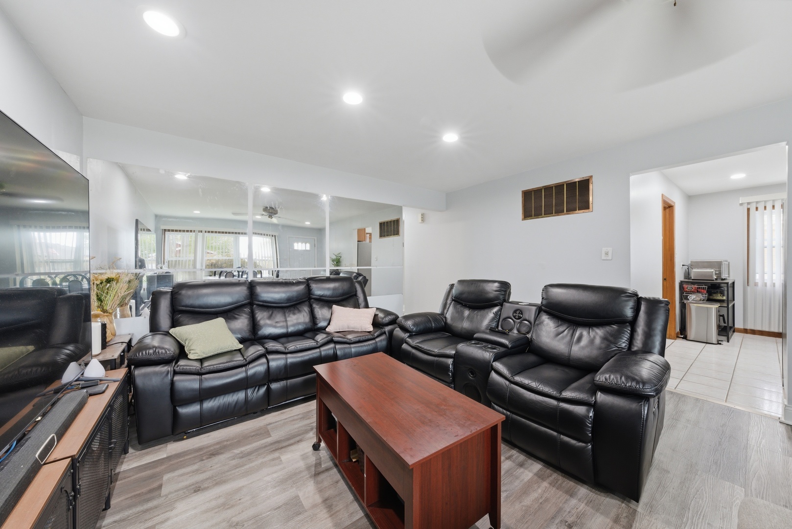 12738491 Property Photo 11