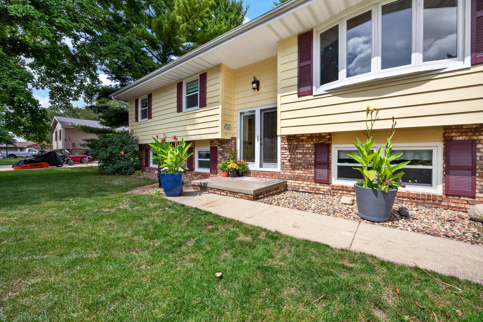 1710 Ebel Drive Property Photo 2