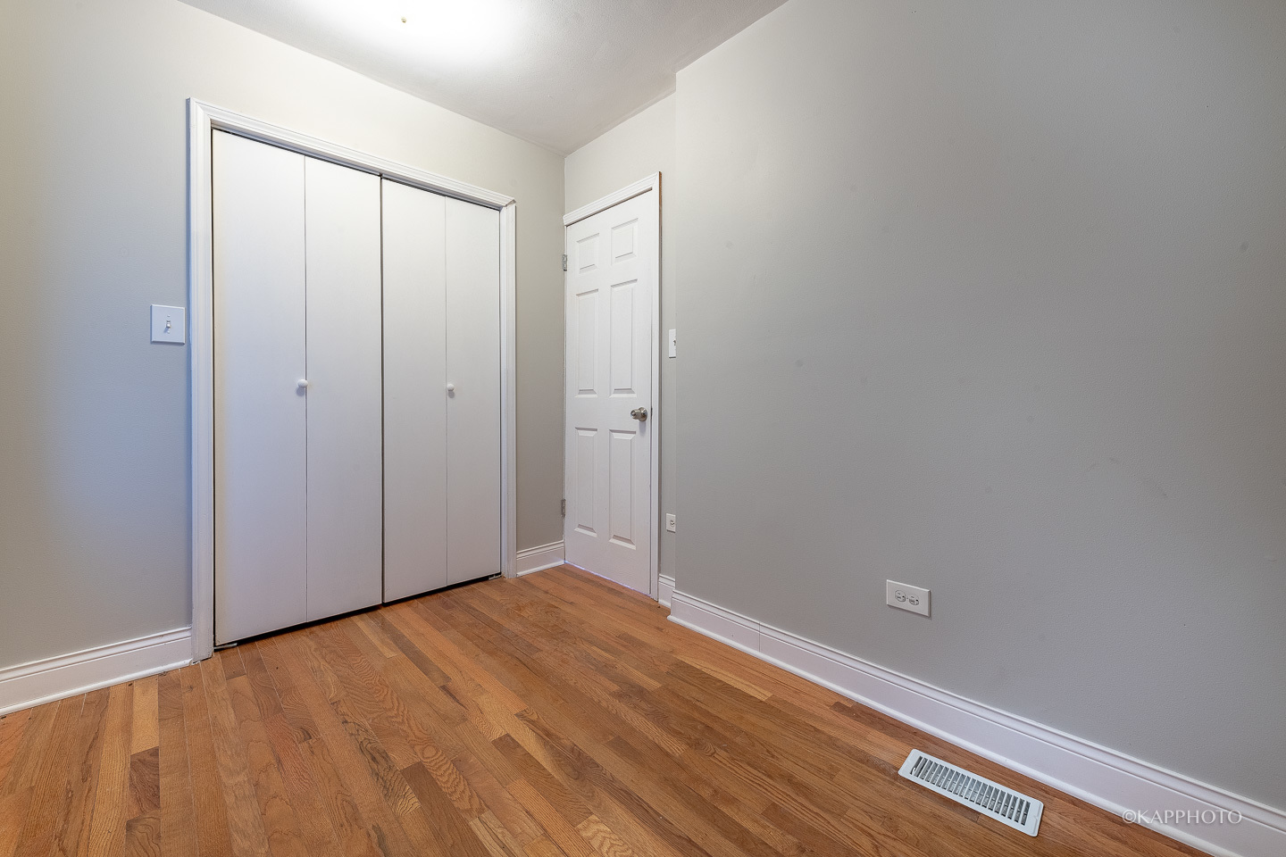 4505 S Justine Street Property Photo 5
