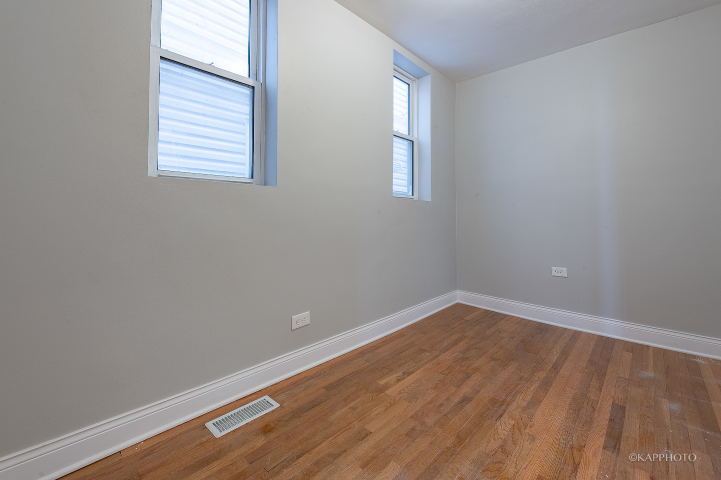 4505 S Justine Street Property Photo 6