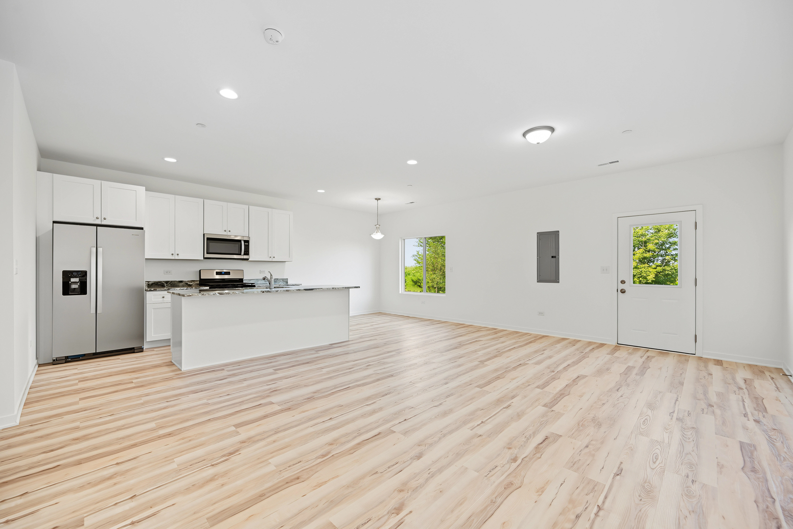 1215 Gillespie Lane Property Photo 4