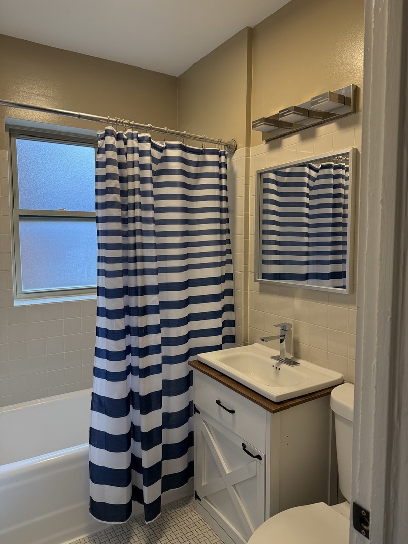 10240 S Eberhart Avenue 1 Property Photo 16