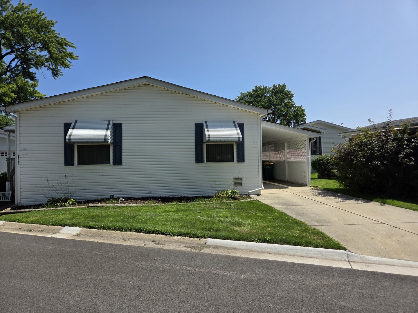1071 Lake Terrace Road Property Photo 2