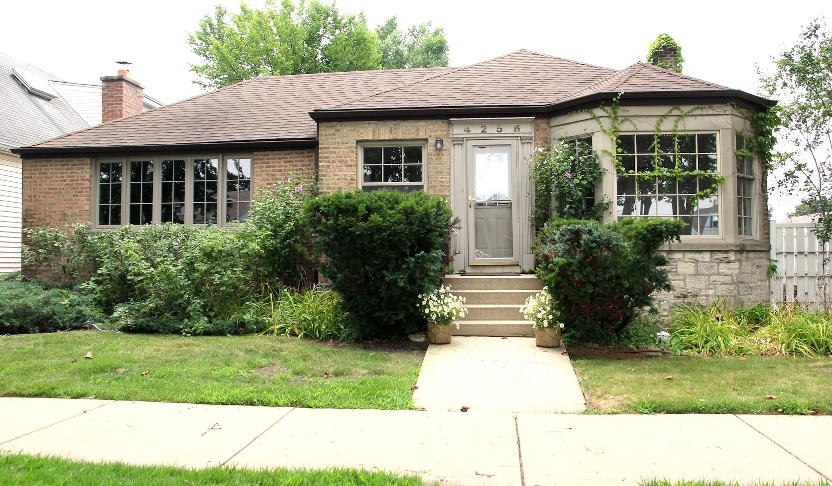 4256 N Ottawa Avenue Property Photo 1