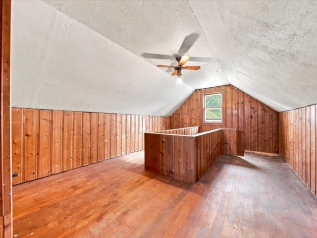 219 Ave E Property Photo 12