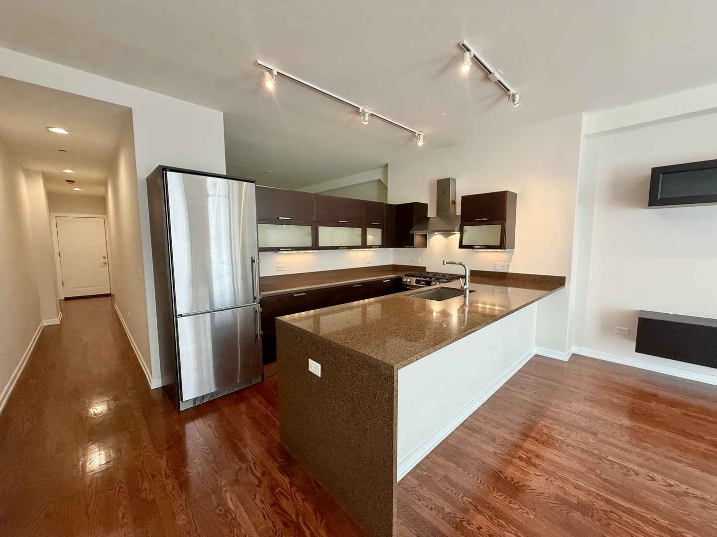 6 N Michigan Avenue 905 Property Photo 3