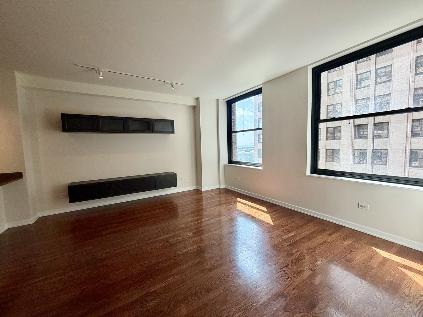 6 N Michigan Avenue 905 Property Photo 5