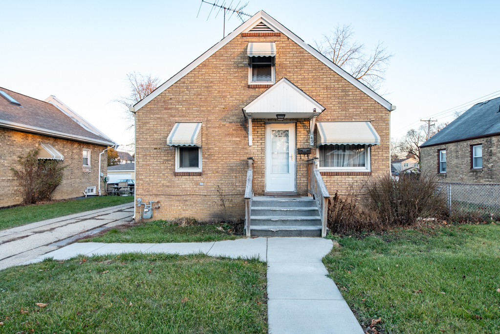 49 S Lewis Avenue Property Photo 1