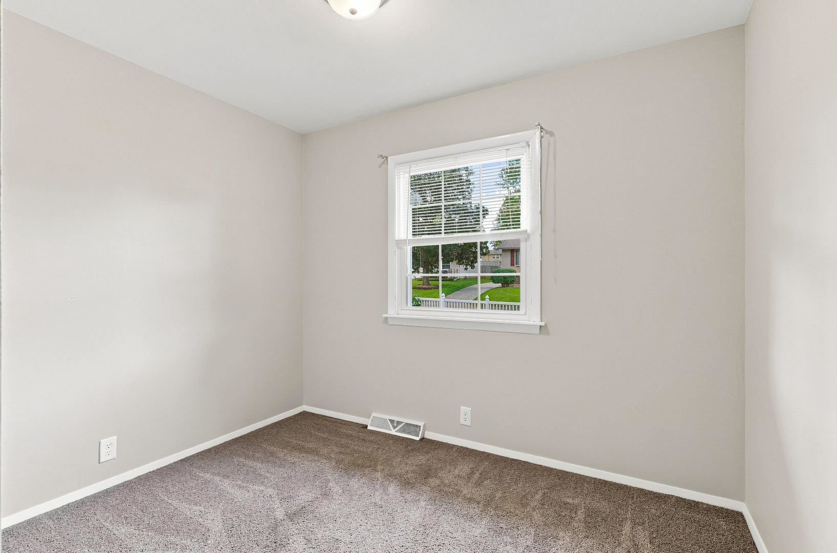2803 N Pine Street Property Photo 17