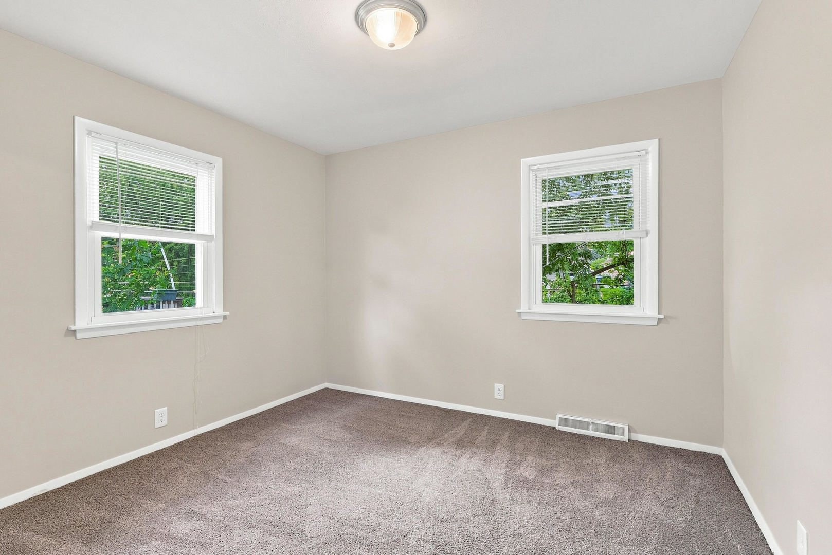 2803 N Pine Street Property Photo 20