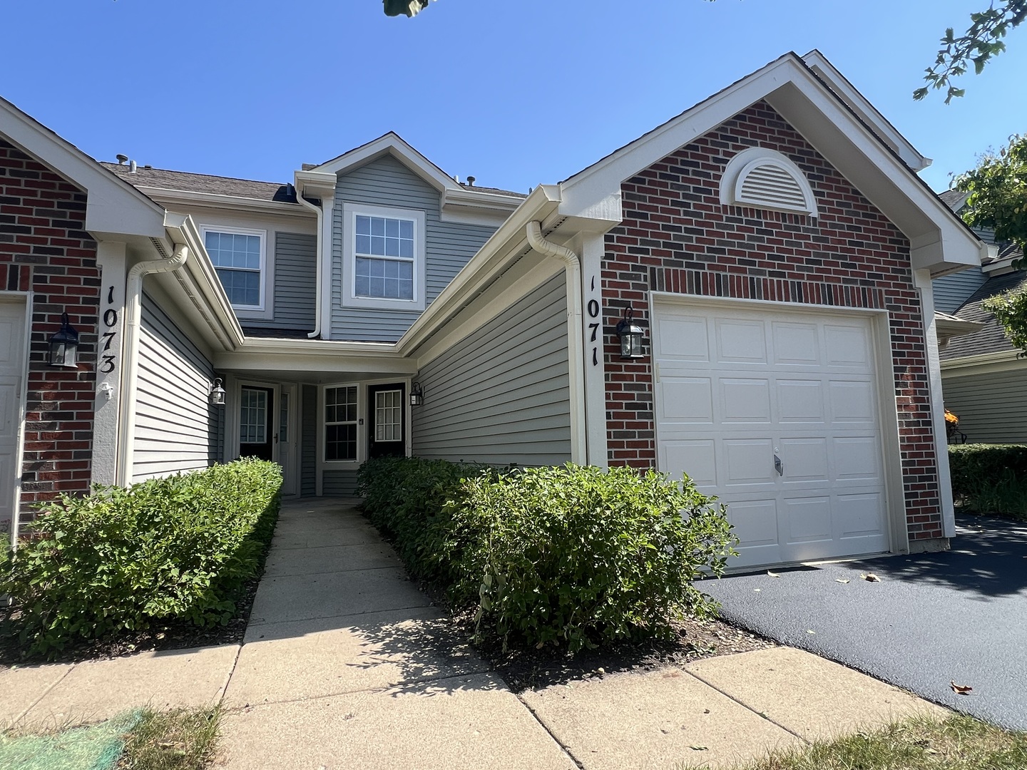 1071 Woodhill Court Property Photo 1