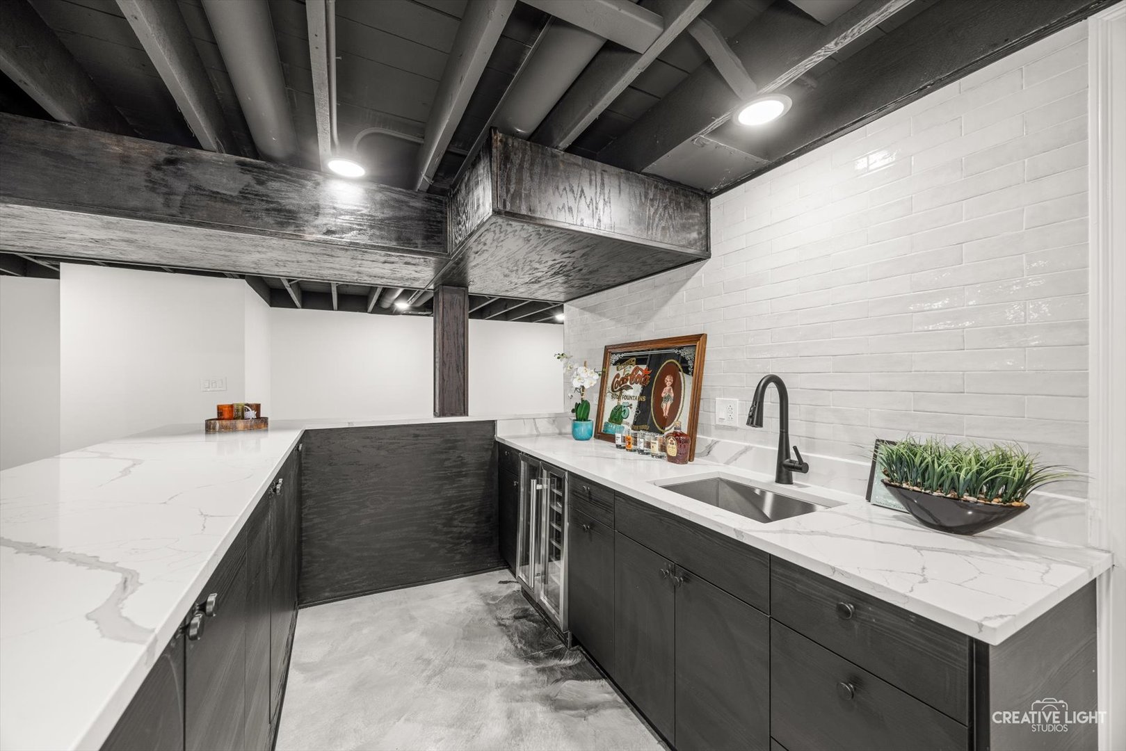 4633 Wolf Road Property Photo 17