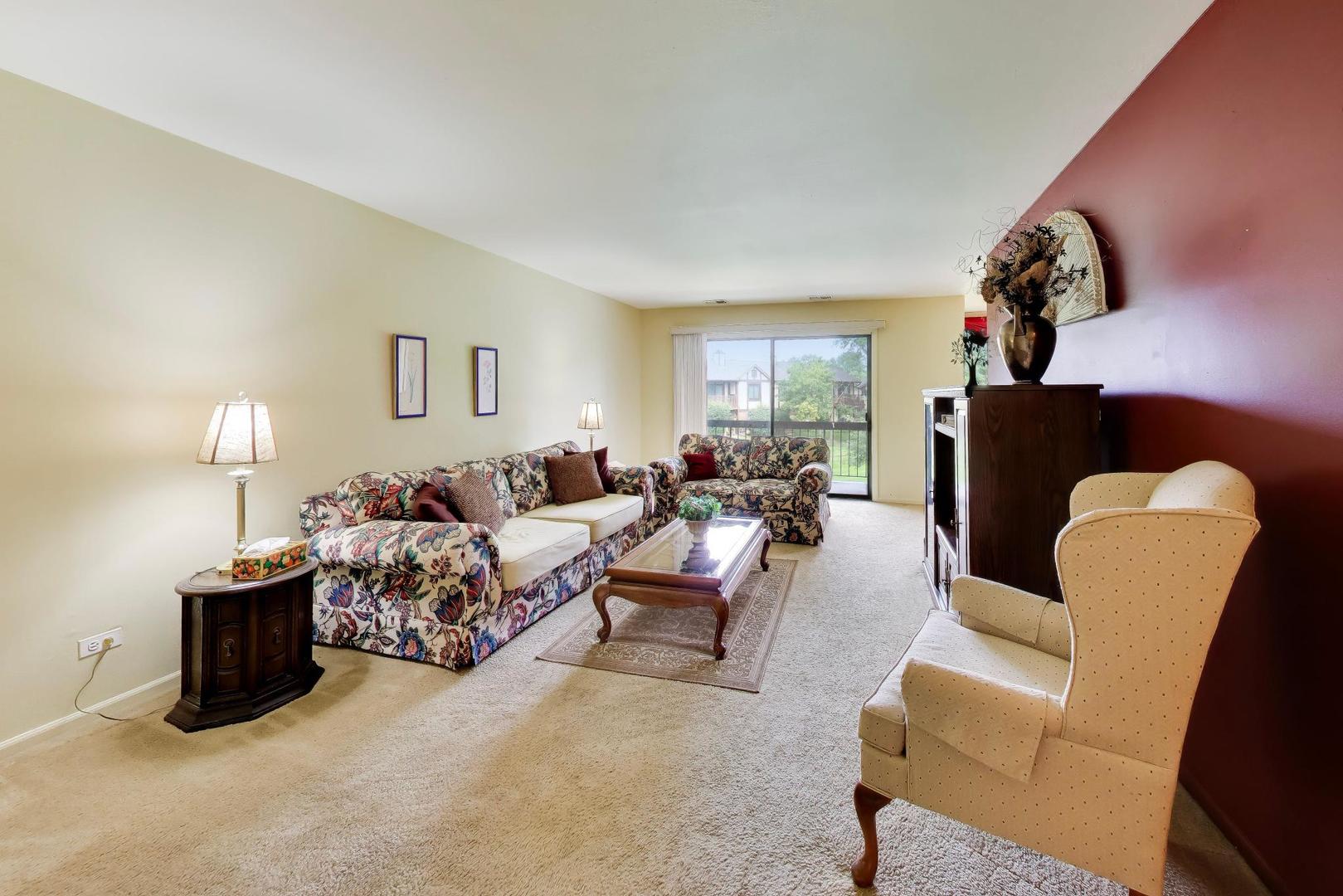 440 Raintree Court 2j Property Photo 6