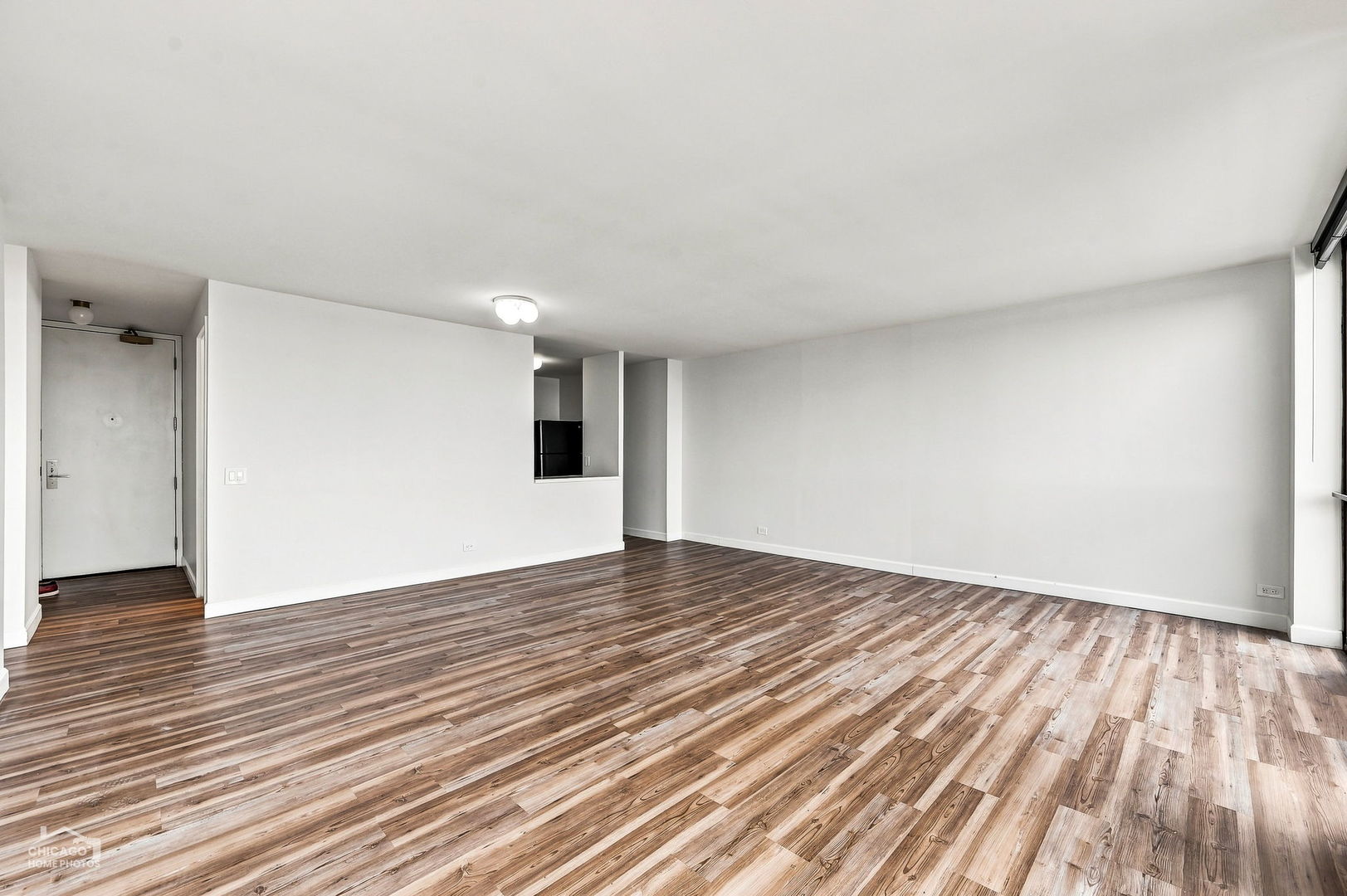 4343 N Clarendon Avenue 2505 Property Photo 4