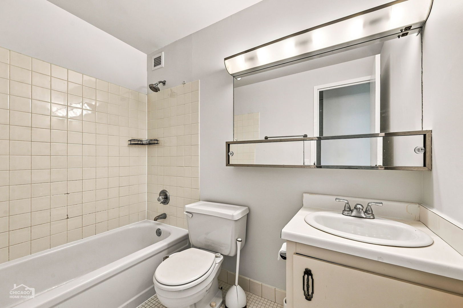 4343 N Clarendon Avenue 2505 Property Photo 6