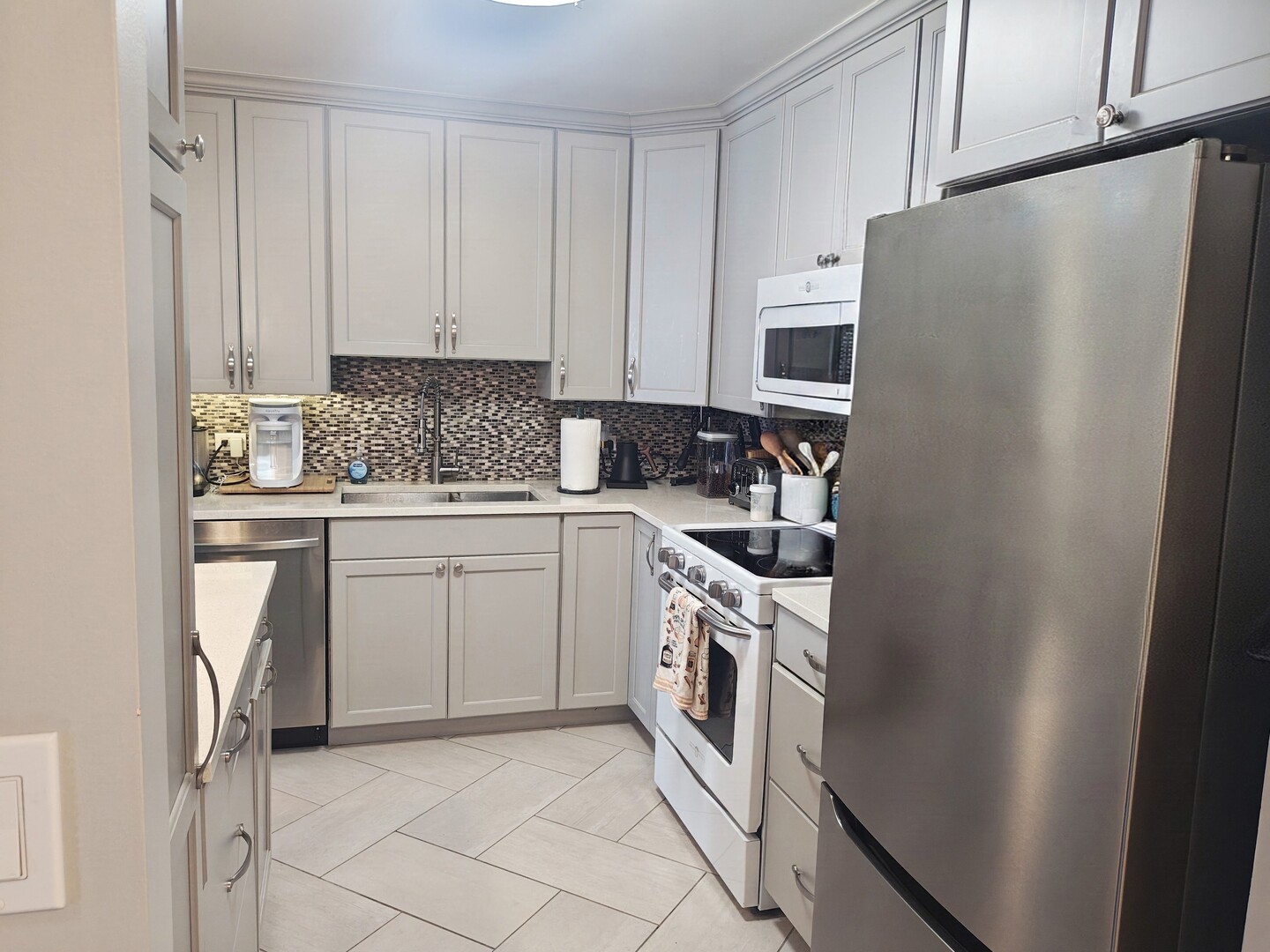 70 W Huron Street 1507 Property Photo 5