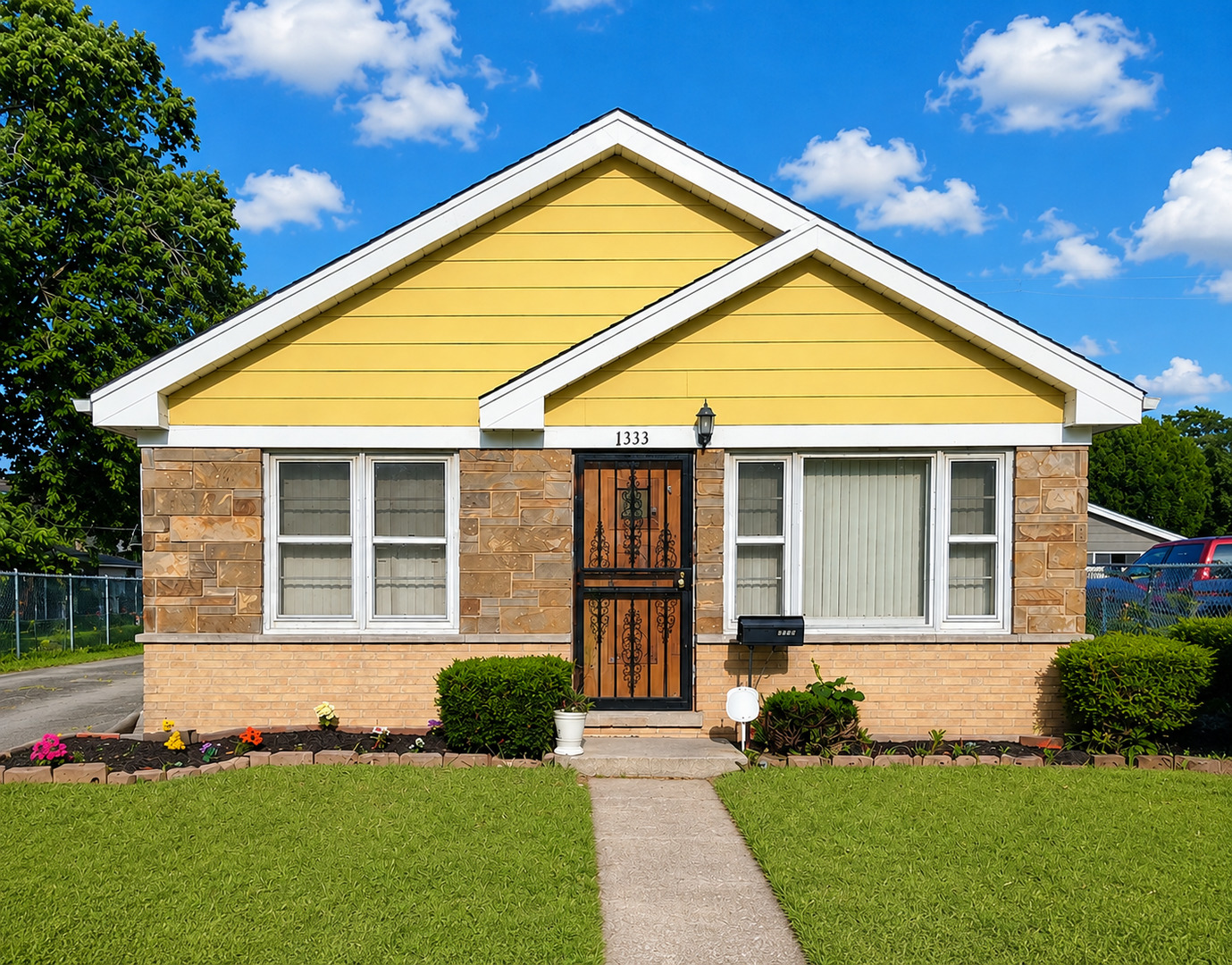 1333 Burnham Avenue Property Photo 1