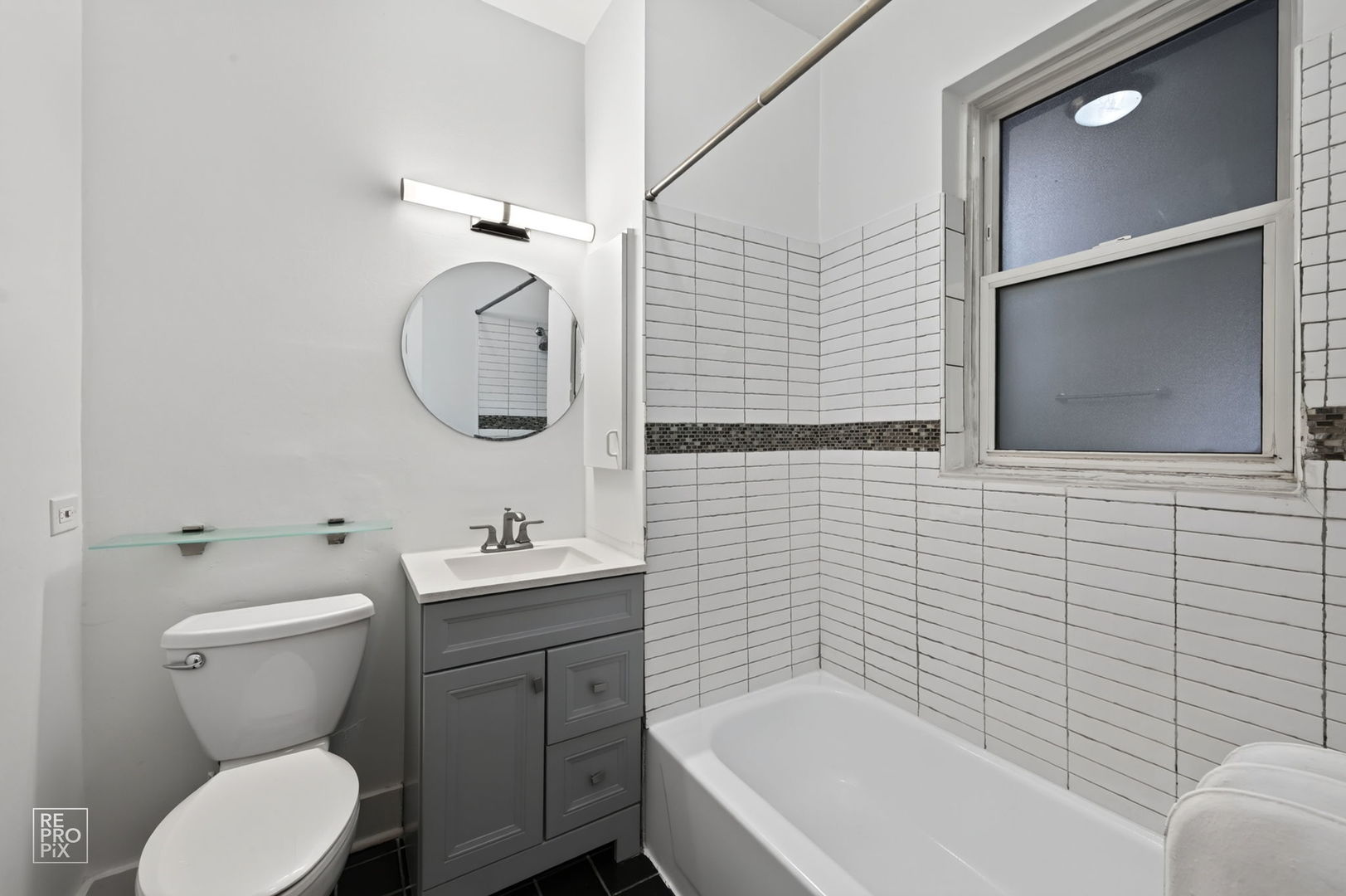 731 W Bittersweet Place 2s Property Photo 9