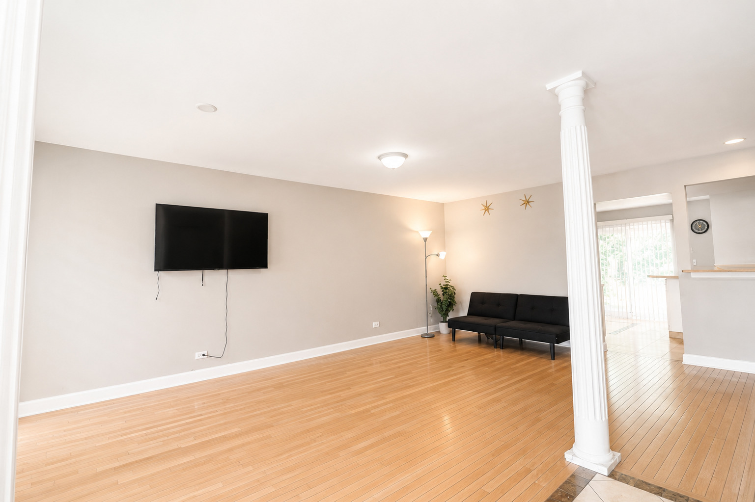 1348 Inverness Drive Property Photo 3