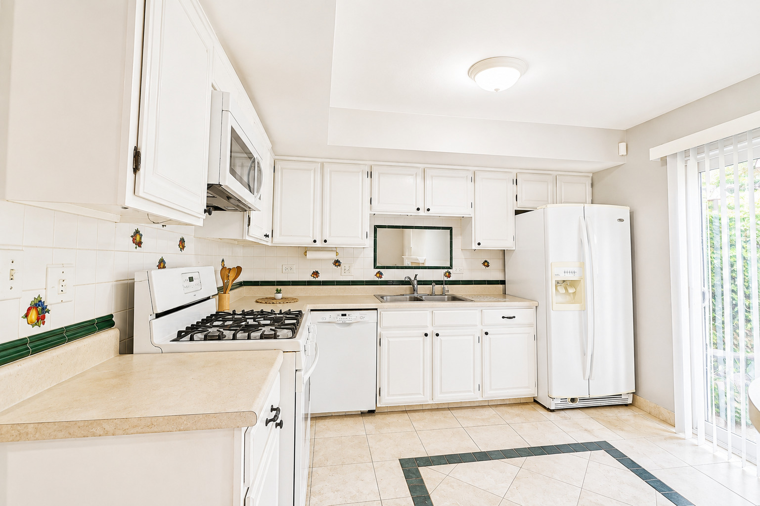 1348 Inverness Drive Property Photo 5