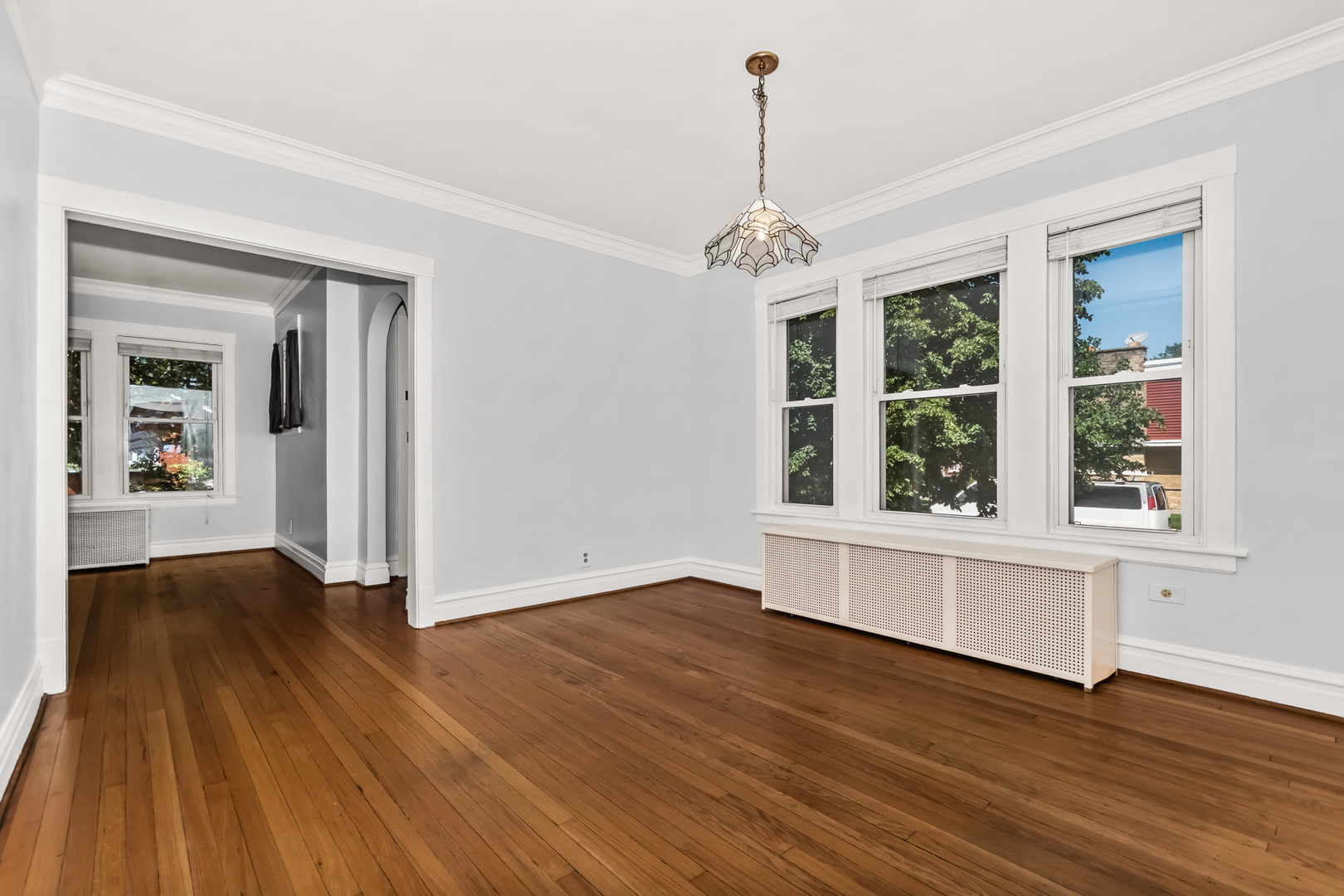 7457 N Maplewood Avenue Property Photo 4