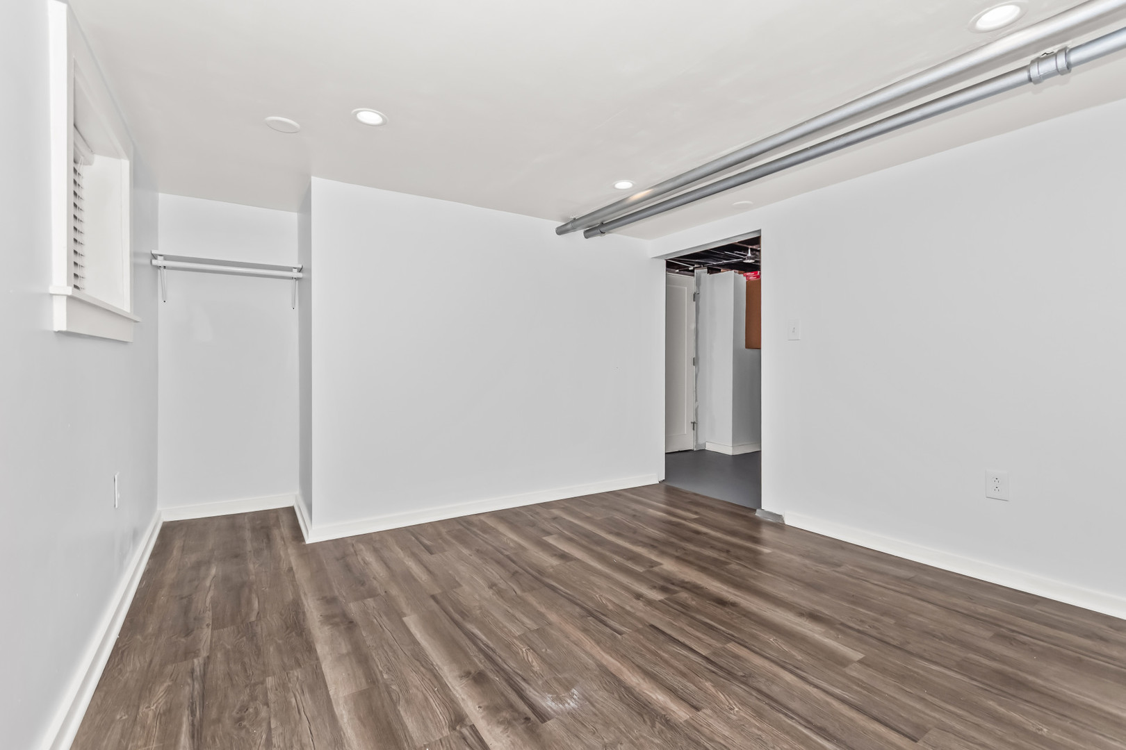 7457 N Maplewood Avenue Property Photo 10