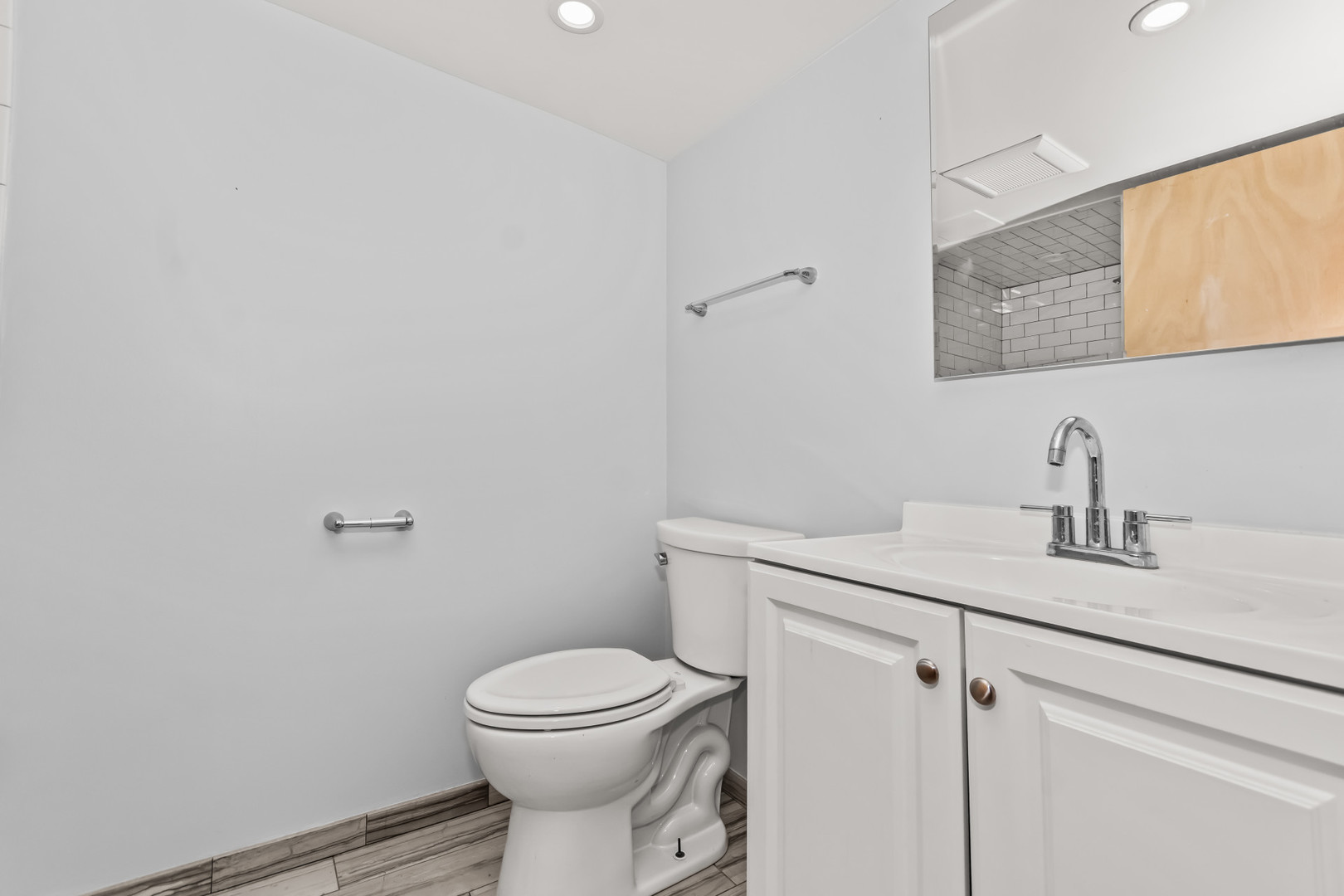7457 N Maplewood Avenue Property Photo 12