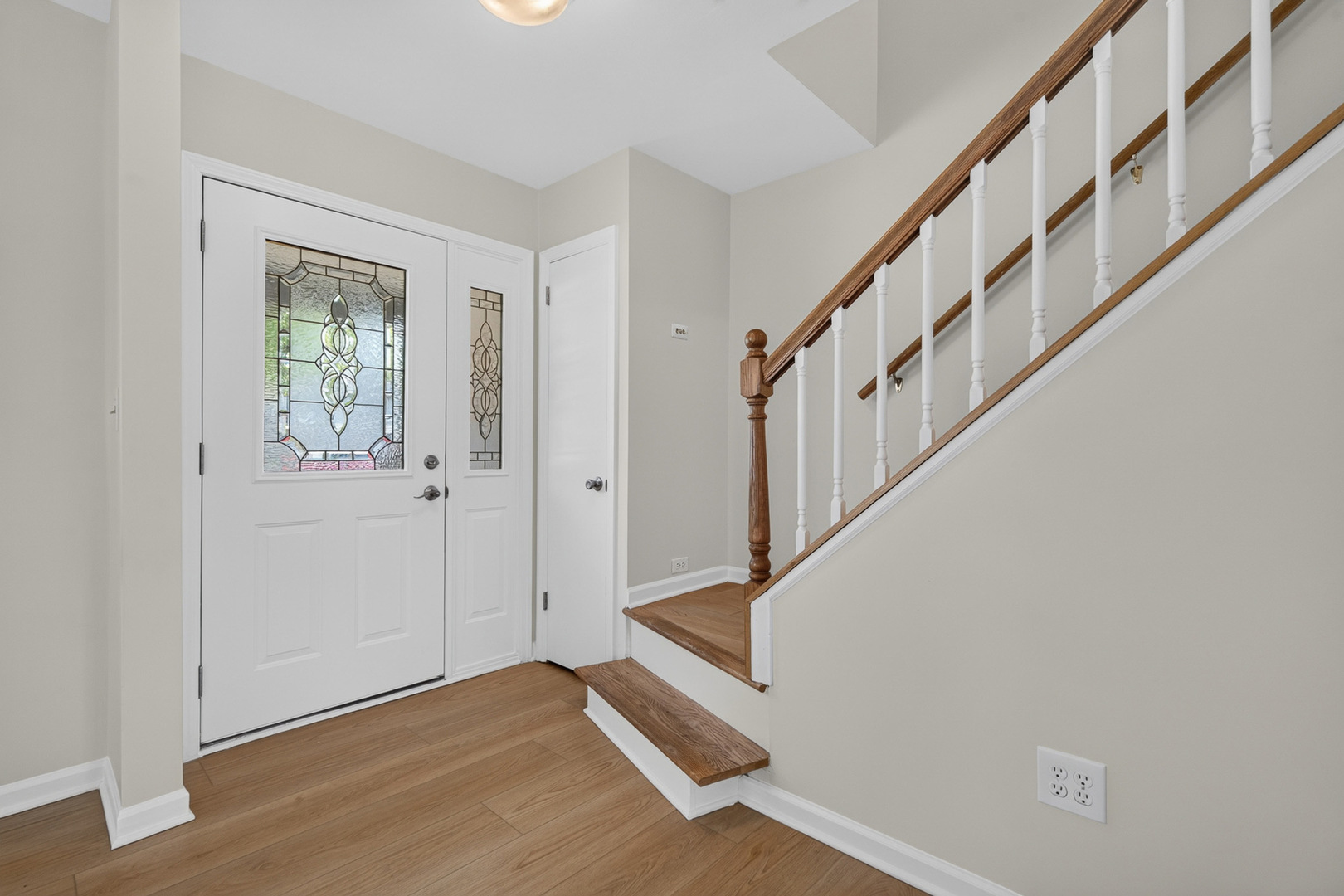 1829 W Catalpa Lane Property Photo 6