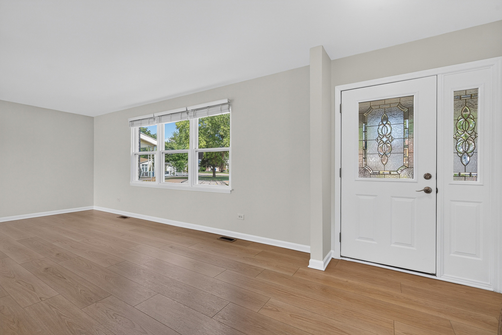 1829 W Catalpa Lane Property Photo 7