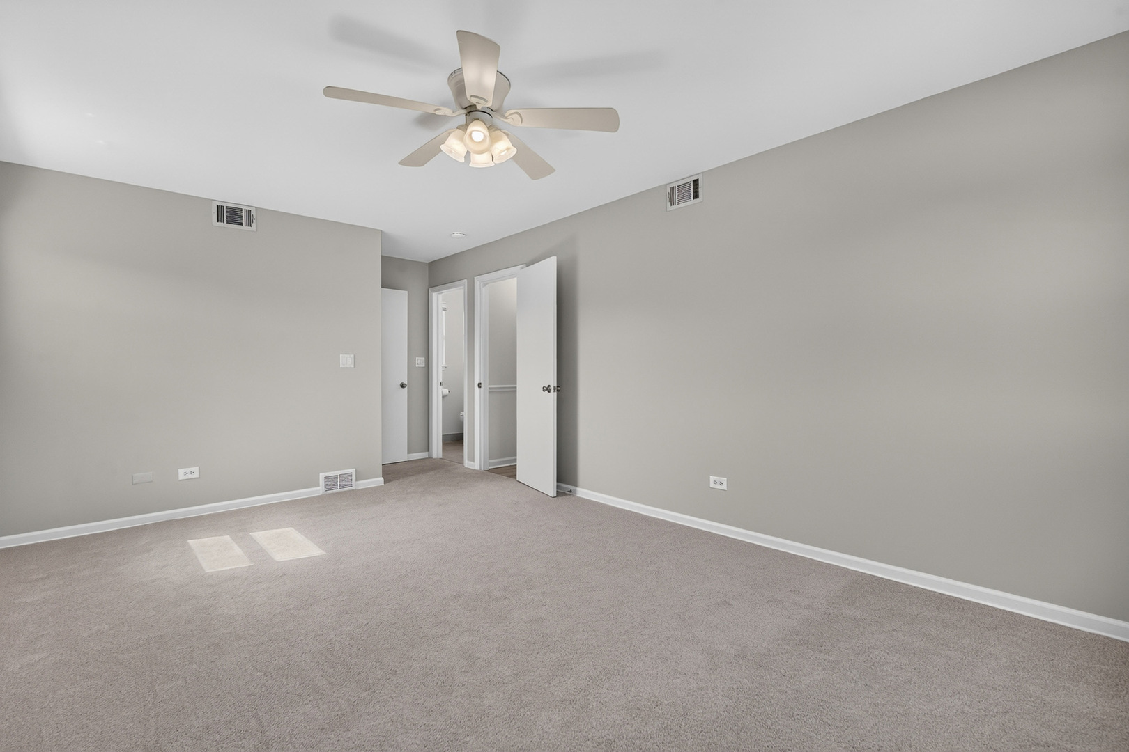 1829 W Catalpa Lane Property Photo 19