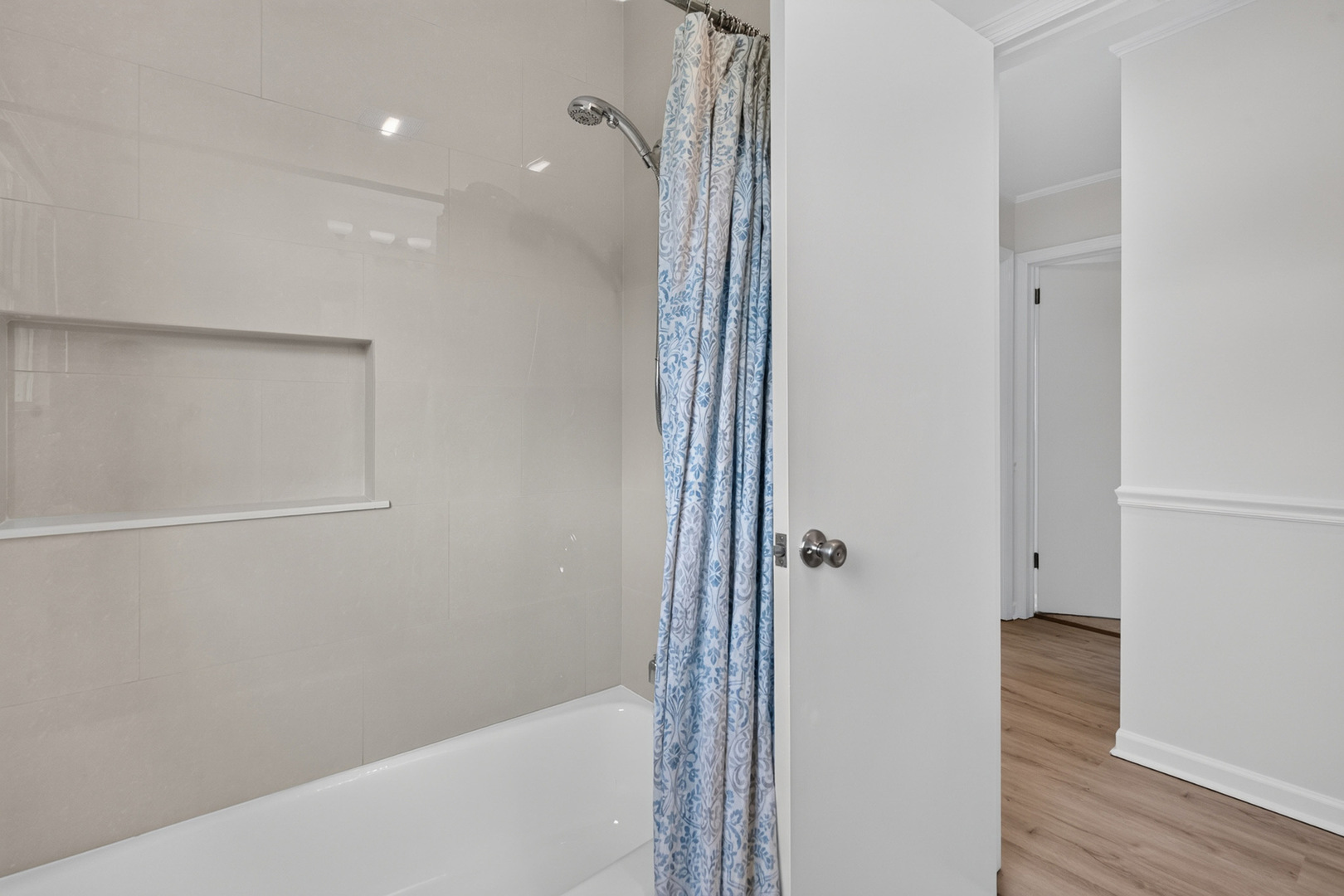 1829 W Catalpa Lane Property Photo 23