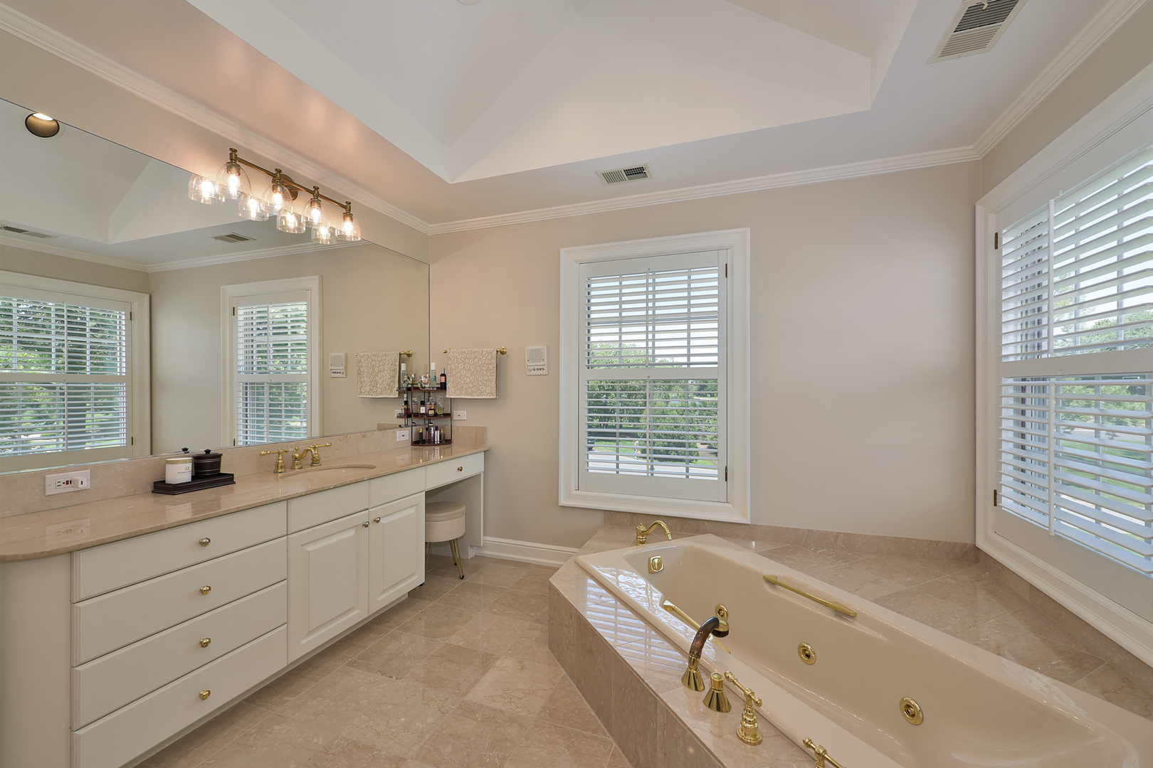 1673 Balmoral Lane Property Photo 21
