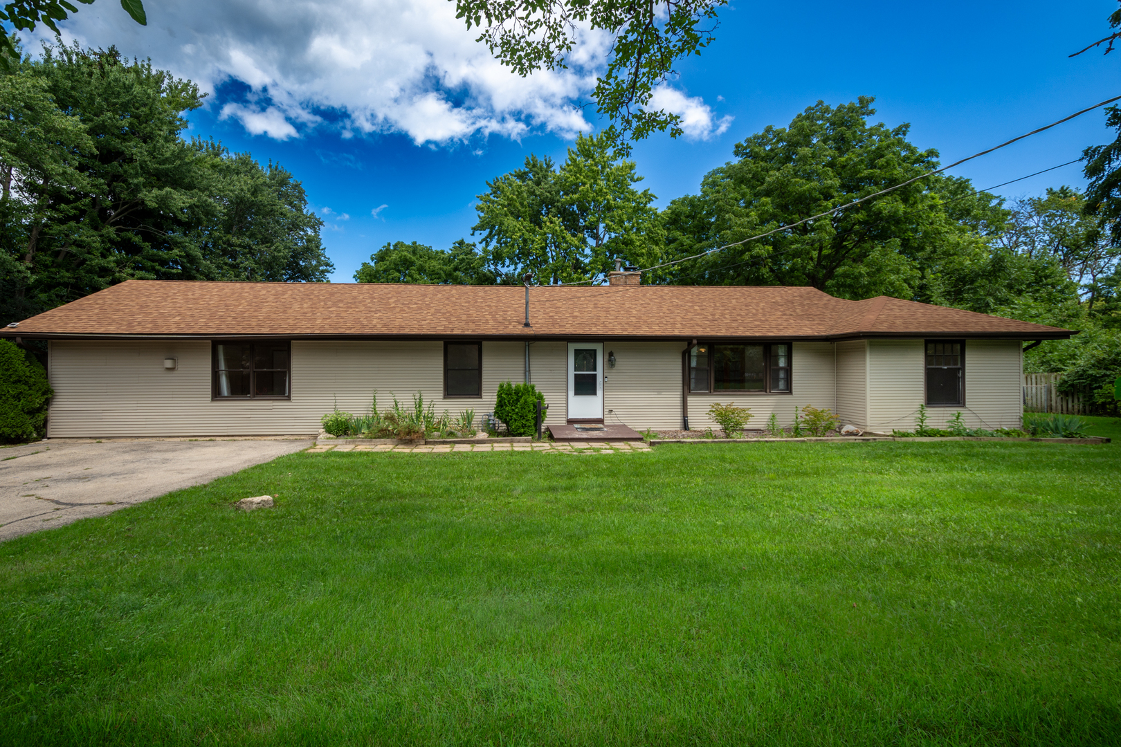 35861 N Fuller Road Property Photo 2