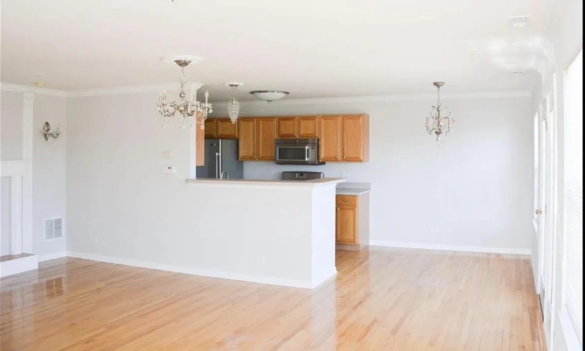 893 Enfield Drive Property Photo 4
