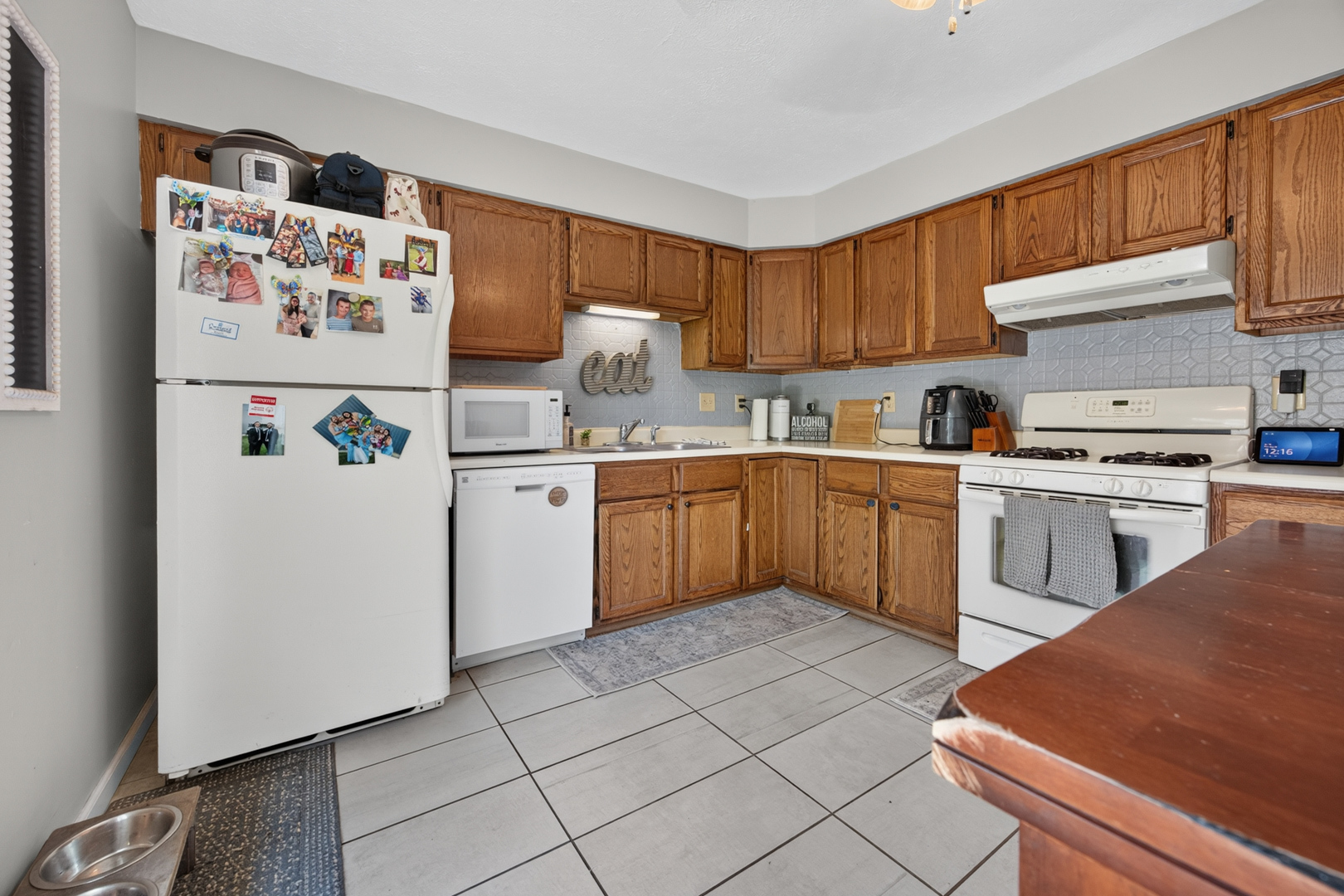1224 N Hershey Road Property Photo 9