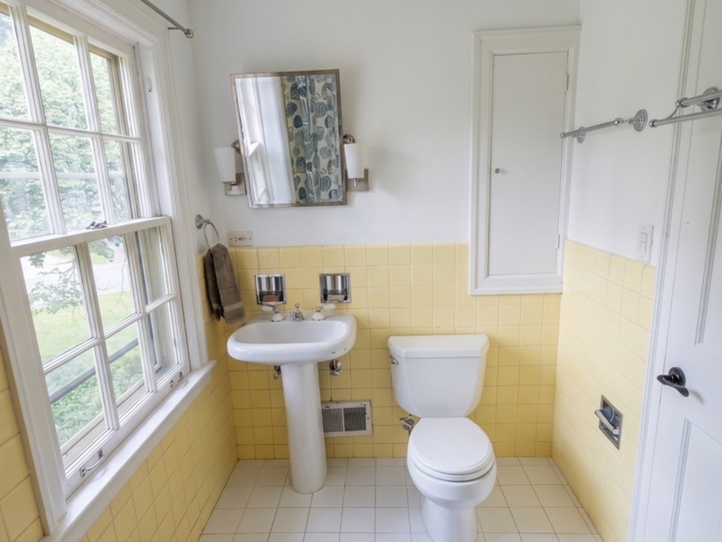 2929 Indianwood Road Property Photo 21