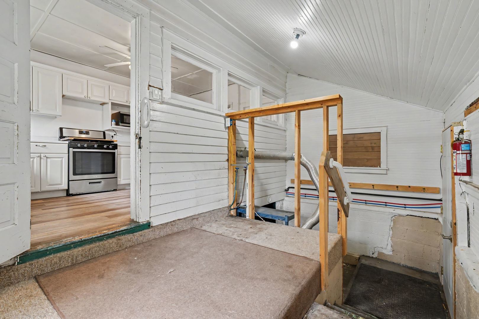 200 E Scott Street Property Photo 11