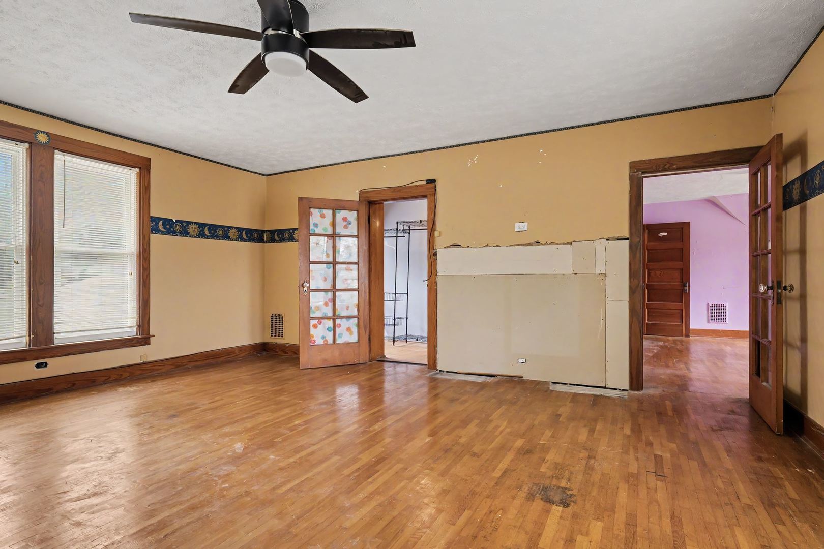 200 E Scott Street Property Photo 16